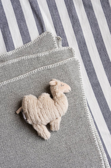 Camilla Camel Rattle